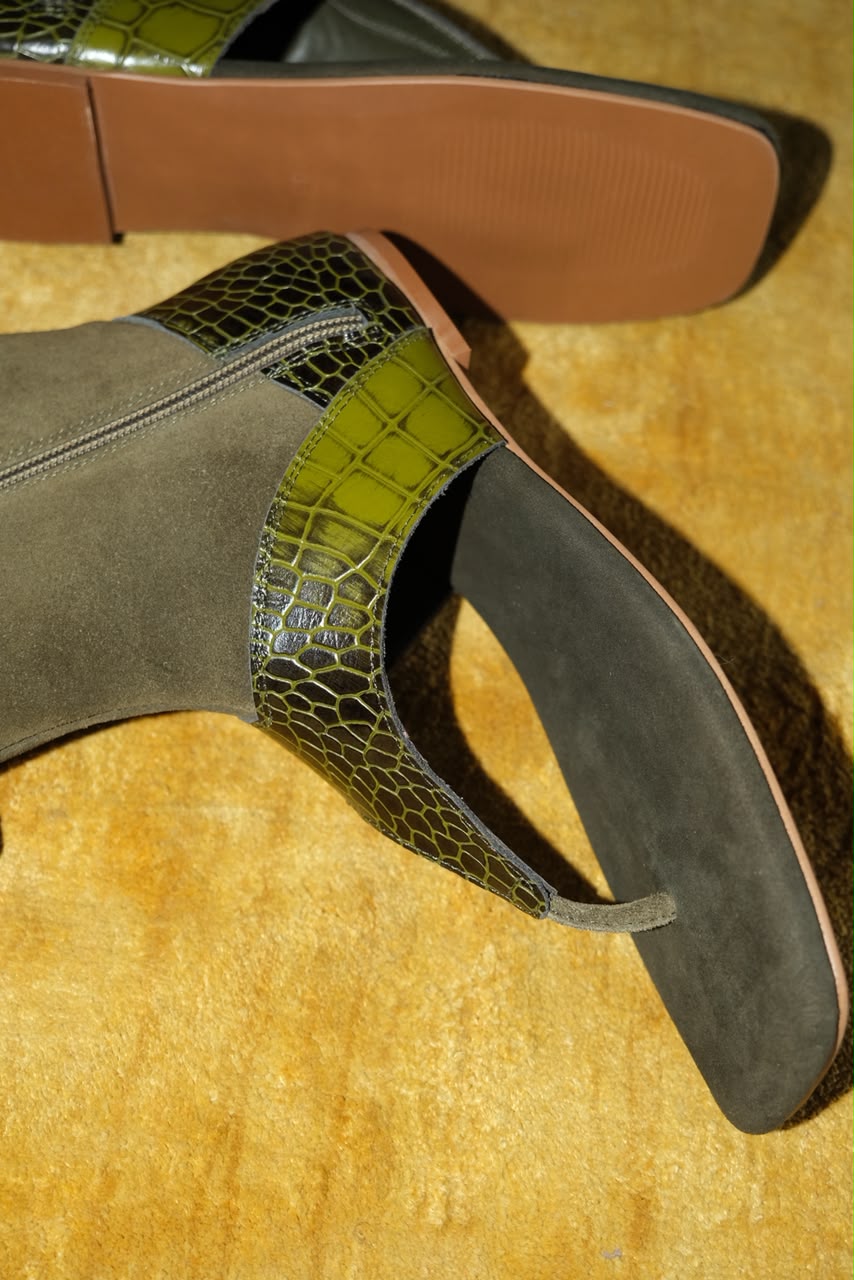 ANKLE CUFF Chappal in Olive